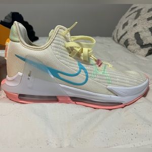 Nike Lebron Witness 6: Size 9